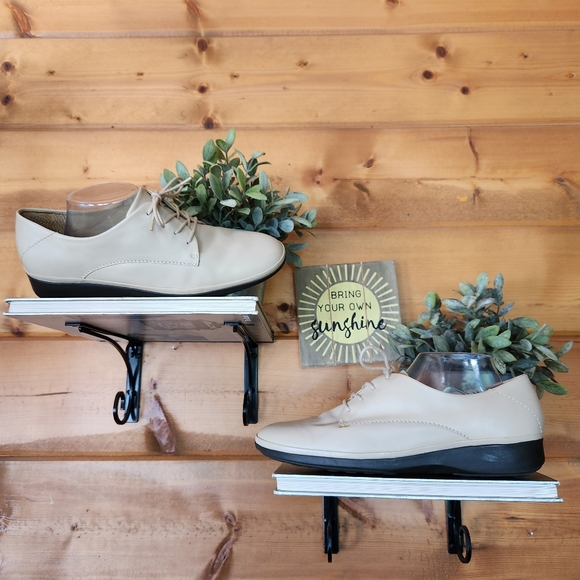 Easy Spirit 💜 ESFREENEASY Ivory Vintage Shoe Leather Oxford Casual Comfort 11 D - Picture 1 of 10